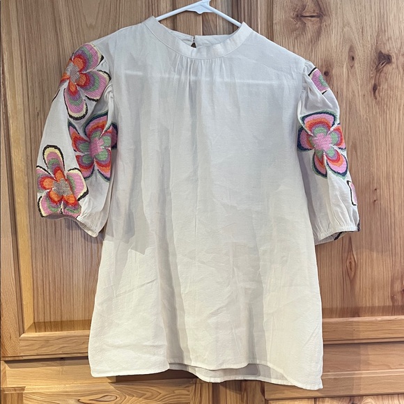 THML Tops - THML Floral Embroidered Cream Top EUC